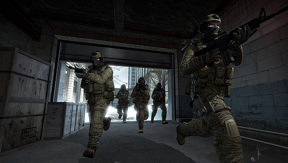 Counter-Strike Global Offensive jsou týmové souboje policistů proti teroristům. Stále dokola a stále zábava!