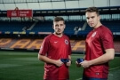 MrRici (vlevo) a jeho nový virtuální spoluhráč ve dresu AC Sparta Praha - The Johny.