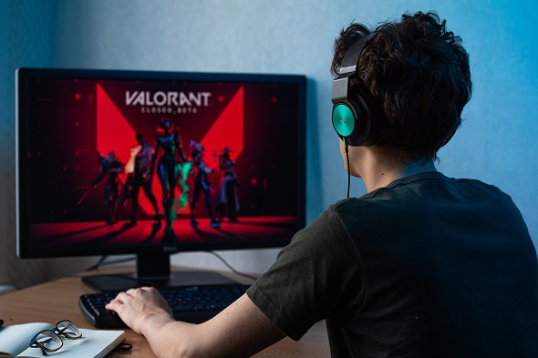 Valorant, e-sporty a počítačové hry - Zdroj Ev. Safronov, Shutterstock.com