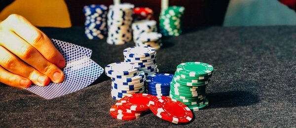 Poker No Limit Texas Hold'em je nejoblíbenější karetní hrou na světě